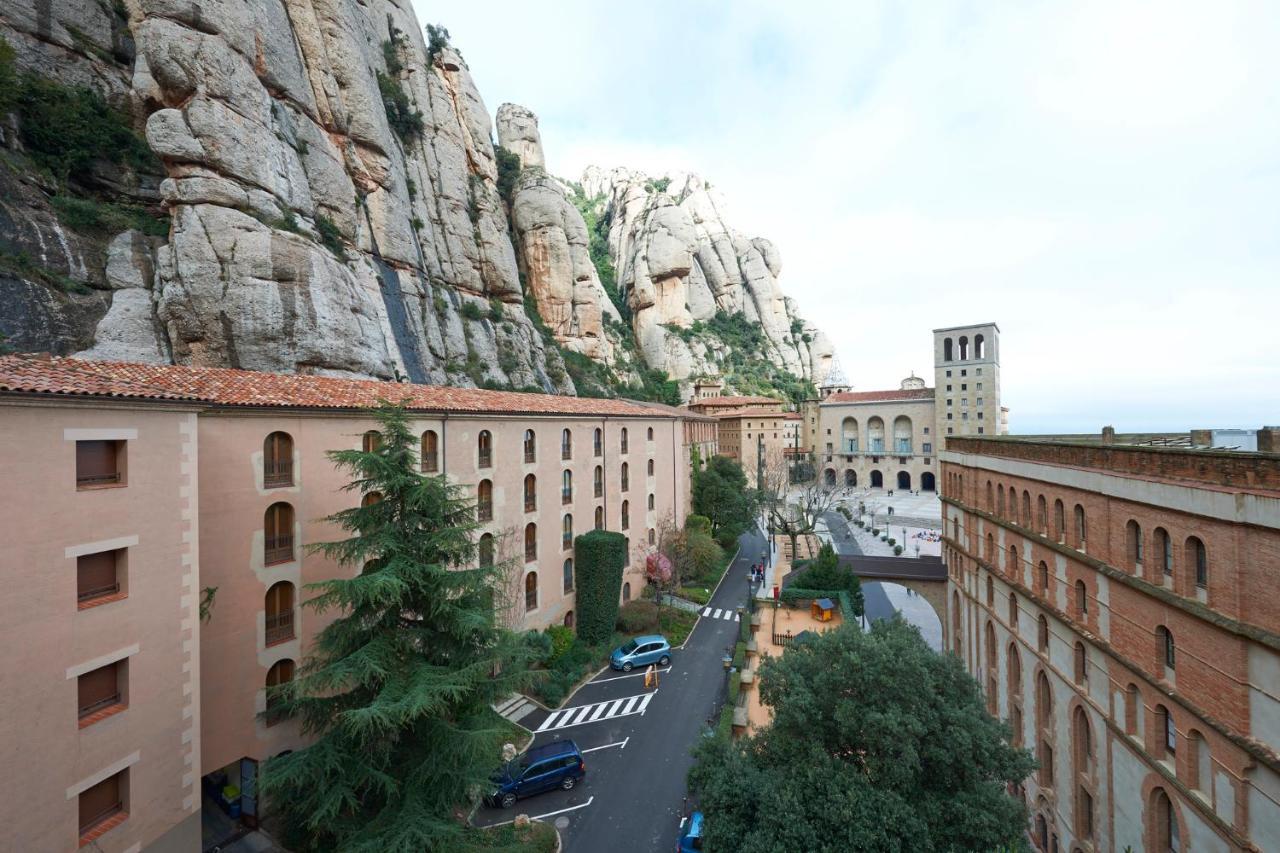 Apartamentos Montserrat Abat Marcet Esterno foto