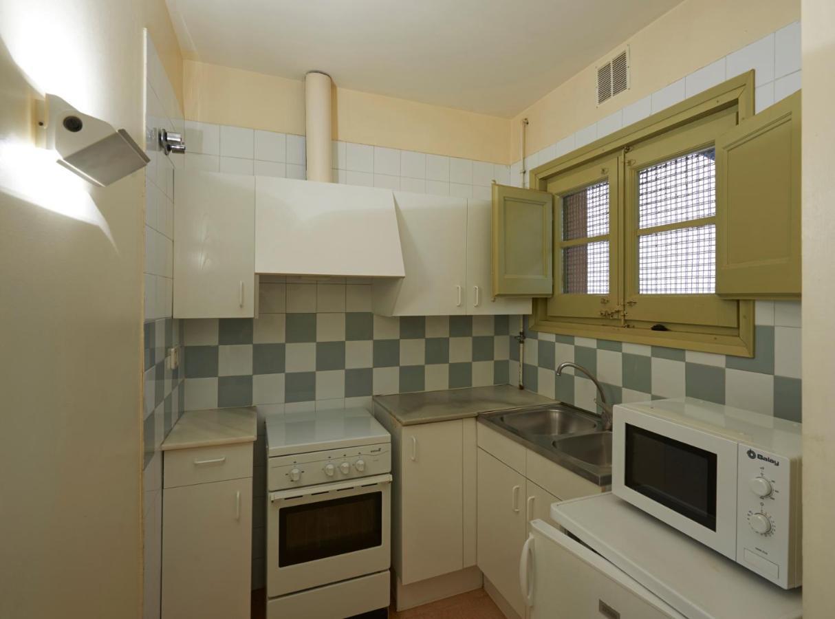 Apartamentos Montserrat Abat Marcet Esterno foto