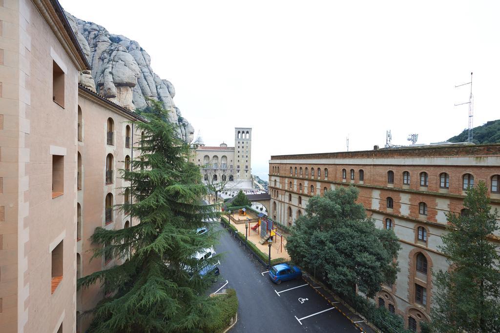 Apartamentos Montserrat Abat Marcet Esterno foto