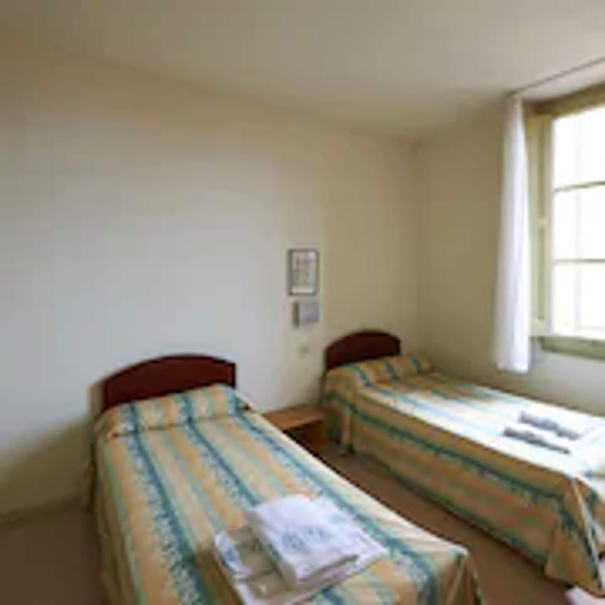 Apartamentos Montserrat Abat Marcet Esterno foto