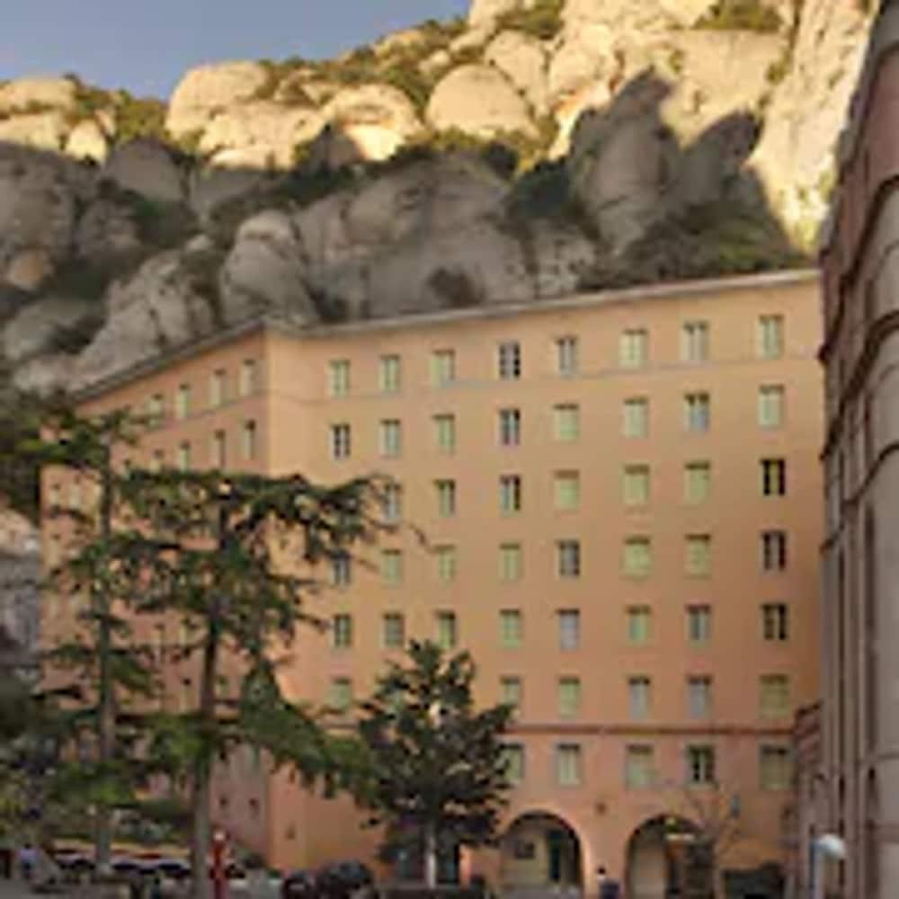Apartamentos Montserrat Abat Marcet Esterno foto