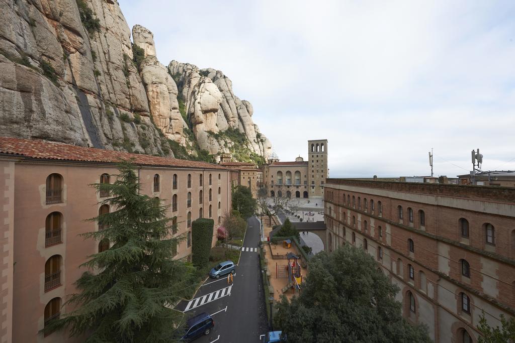 Apartamentos Montserrat Abat Marcet Esterno foto