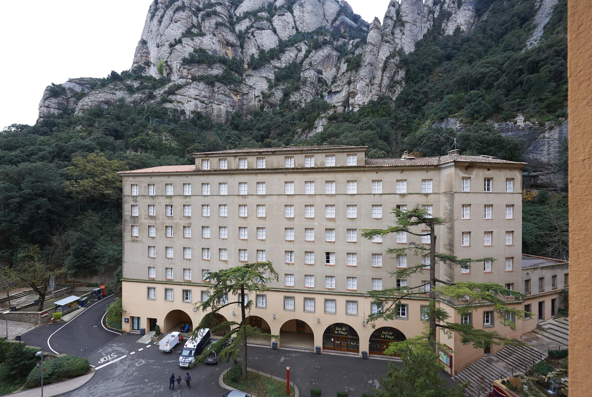 Apartamentos Montserrat Abat Marcet Esterno foto